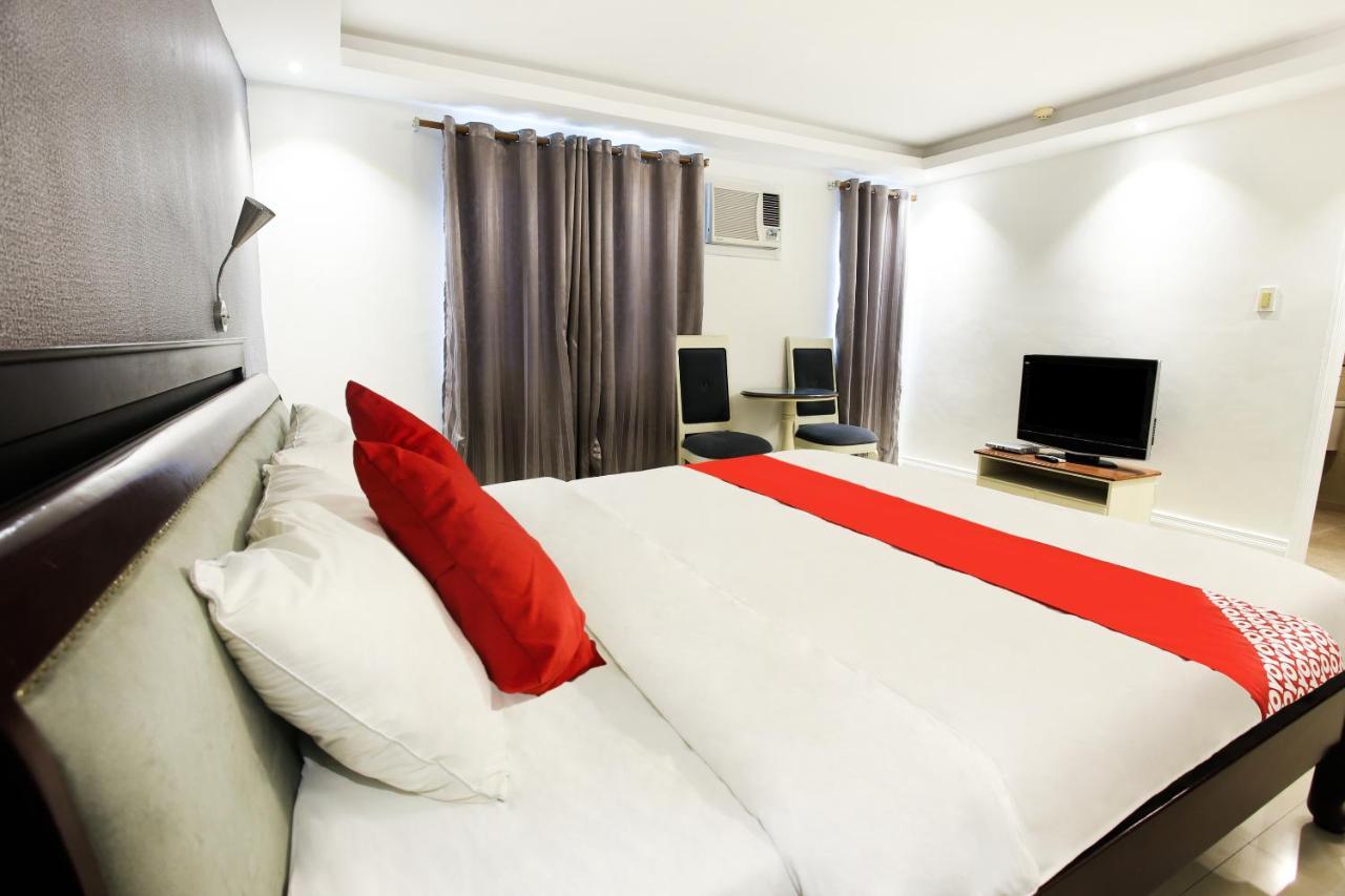 Hotel Euroasia By Bluebookers Angeles Bagian luar foto