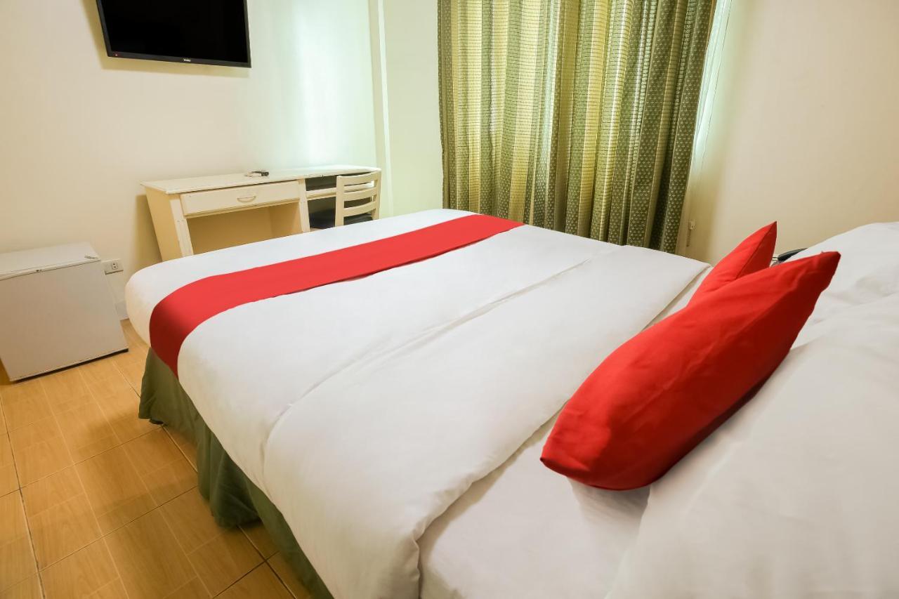Hotel Euroasia By Bluebookers Angeles Bagian luar foto