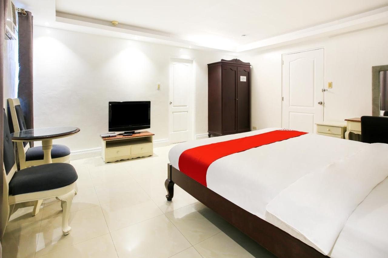 Hotel Euroasia By Bluebookers Angeles Bagian luar foto