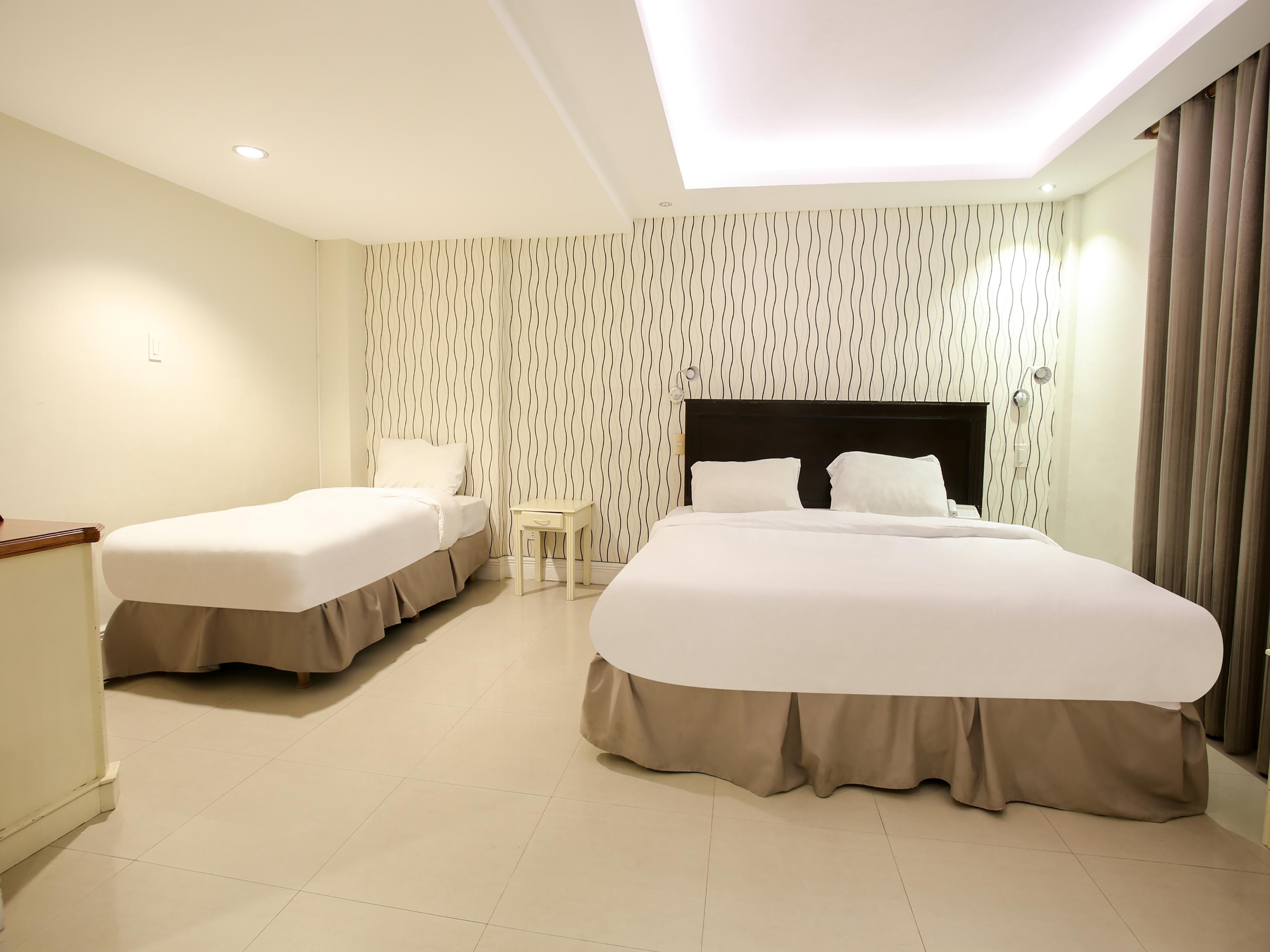 Hotel Euroasia By Bluebookers Angeles Bagian luar foto