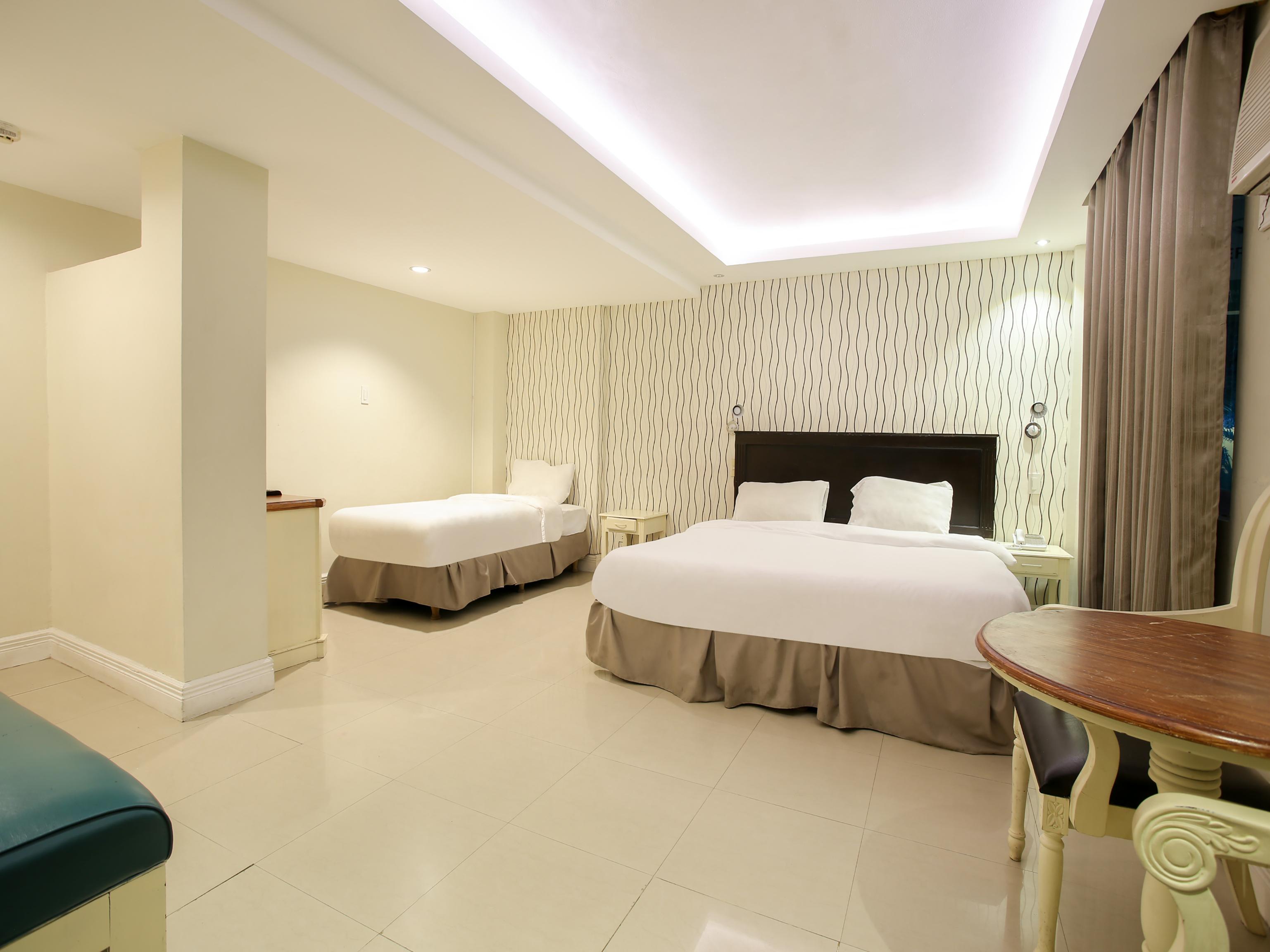 Hotel Euroasia By Bluebookers Angeles Bagian luar foto