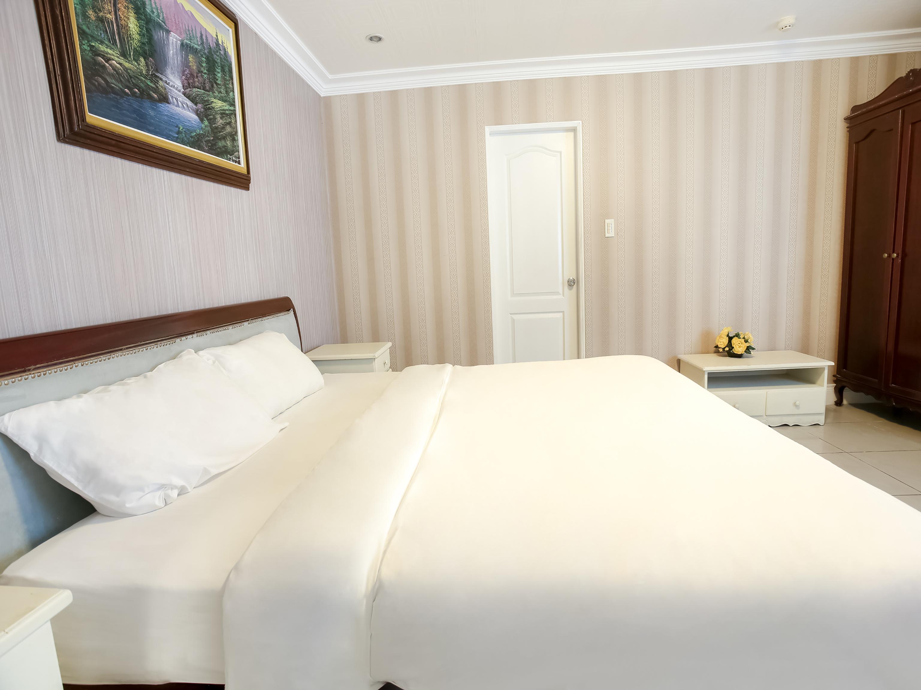 Hotel Euroasia By Bluebookers Angeles Bagian luar foto