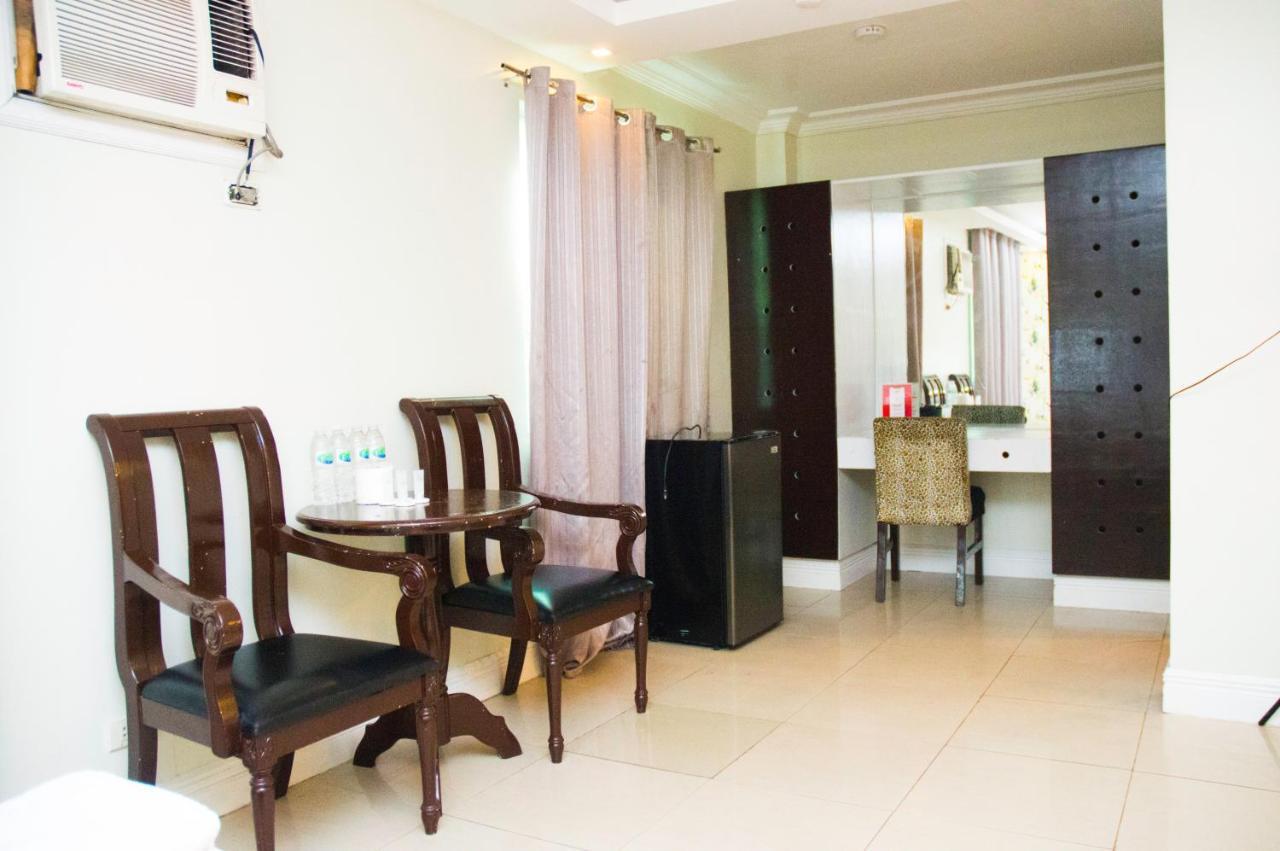 Hotel Euroasia By Bluebookers Angeles Bagian luar foto