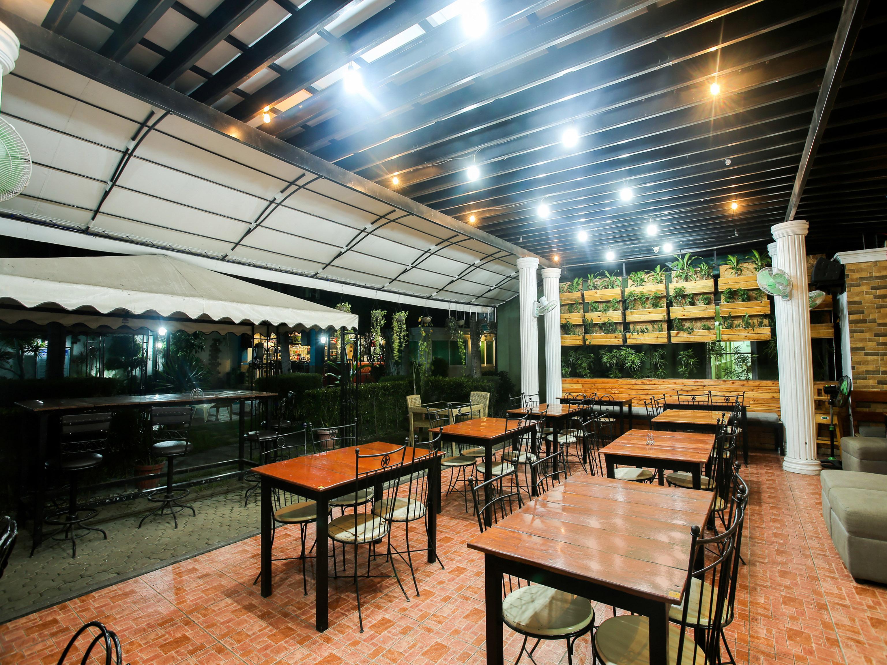 Hotel Euroasia By Bluebookers Angeles Bagian luar foto