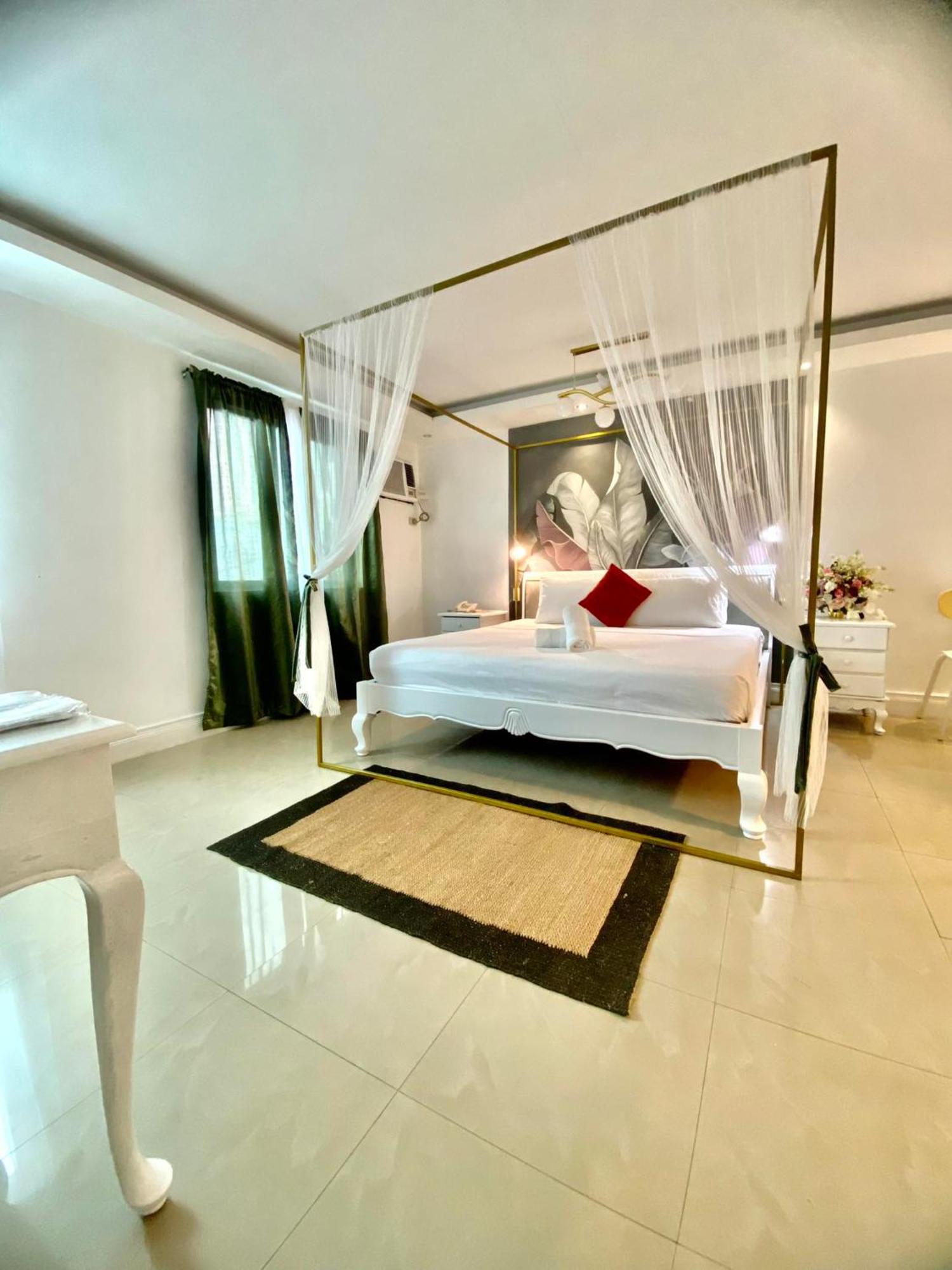 Hotel Euroasia By Bluebookers Angeles Bagian luar foto