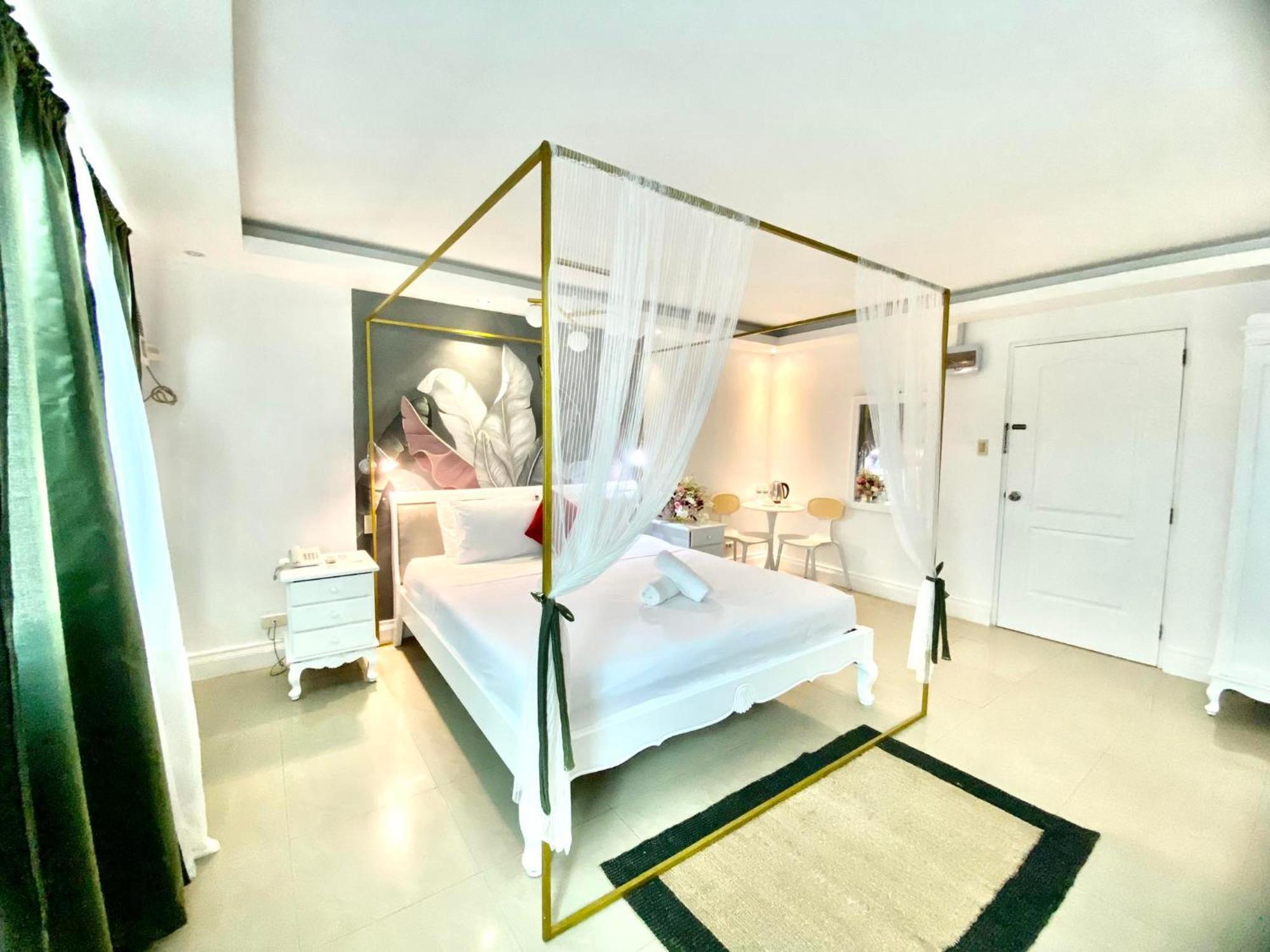 Hotel Euroasia By Bluebookers Angeles Bagian luar foto