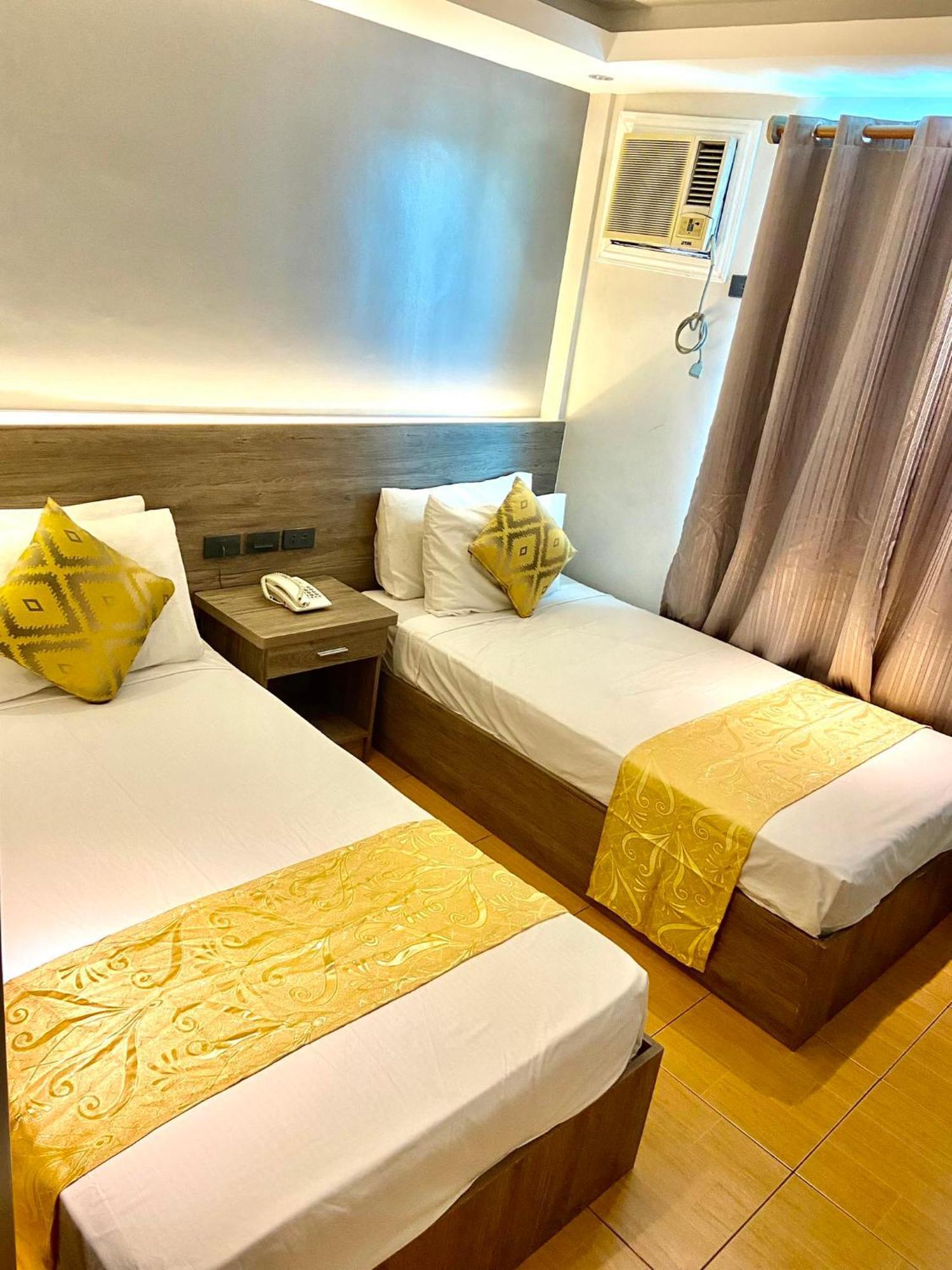 Hotel Euroasia By Bluebookers Angeles Bagian luar foto