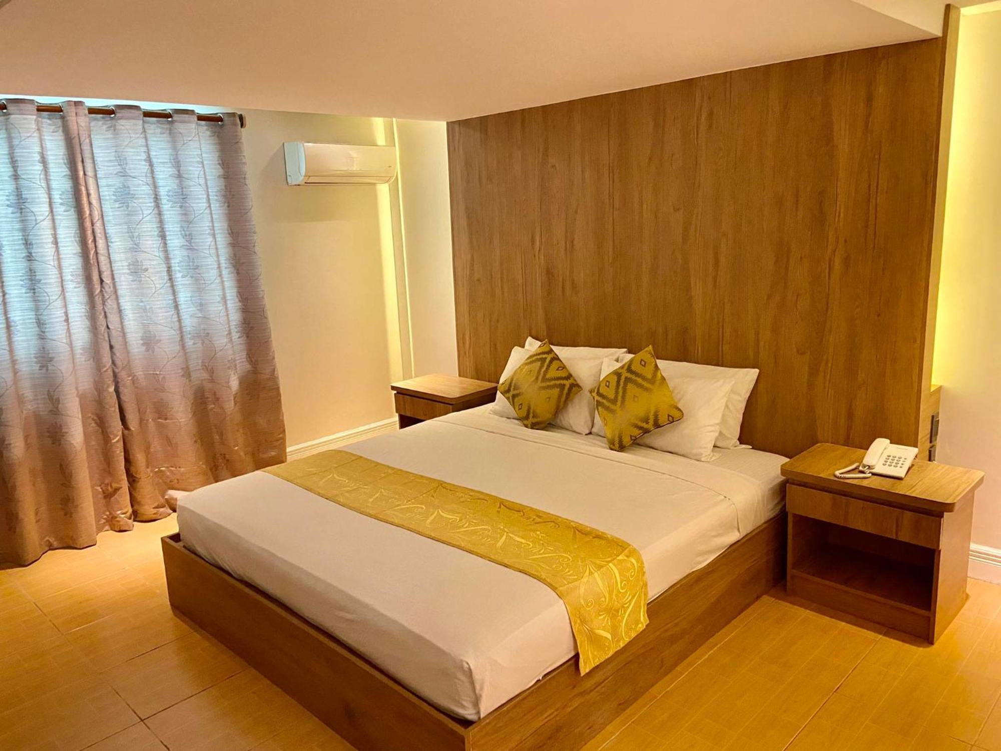 Hotel Euroasia By Bluebookers Angeles Bagian luar foto