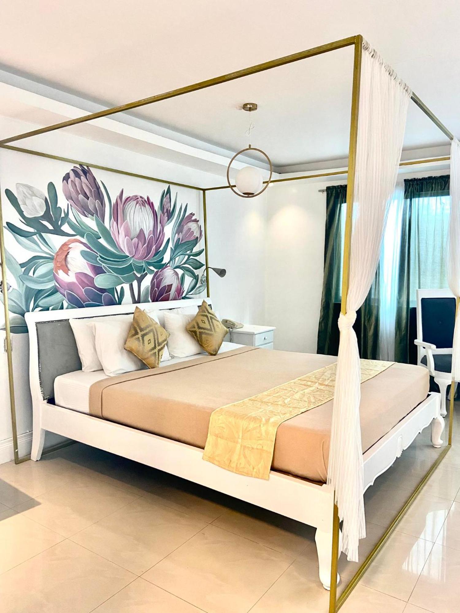 Hotel Euroasia By Bluebookers Angeles Bagian luar foto